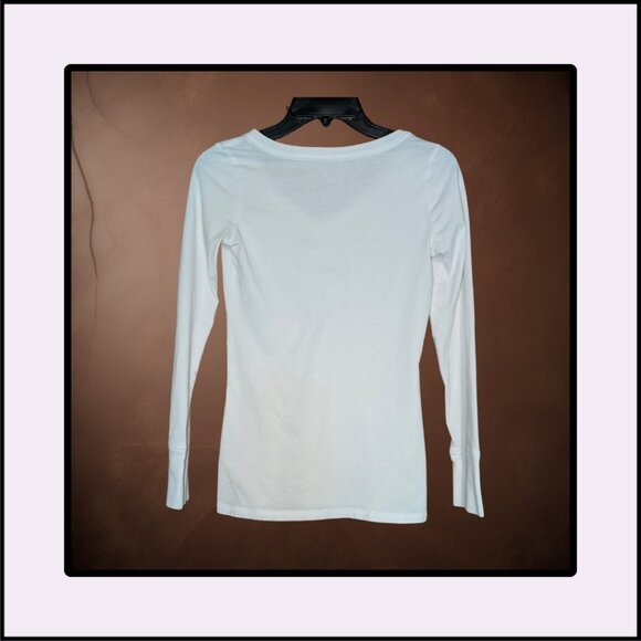 Mossimo Supply Co. White Long Sleeve V‑Neck Tee (S/P) - Picture 3 of 3
